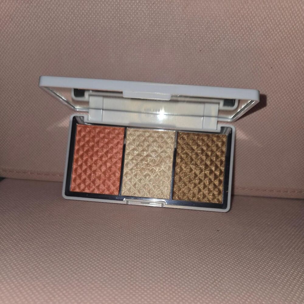 Pur multi Makeup - Picture 8 of 8
